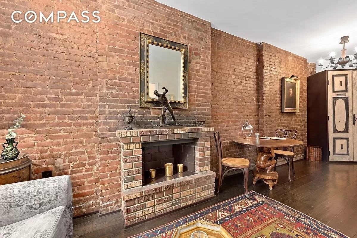 138 W 10th St #2FE - Photo 2 of 8