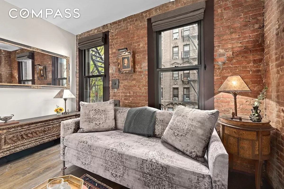 138 W 10th St #2FE - Photo 3 of 8