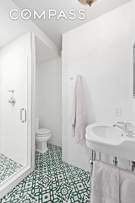 138 W 10th St #2FE - Photo 6 of 8