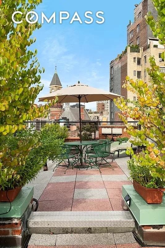 138 W 10th St #2FE - Photo 7 of 8