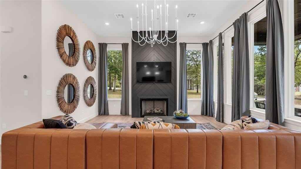 8913 Pear St - Photo 4 of 34