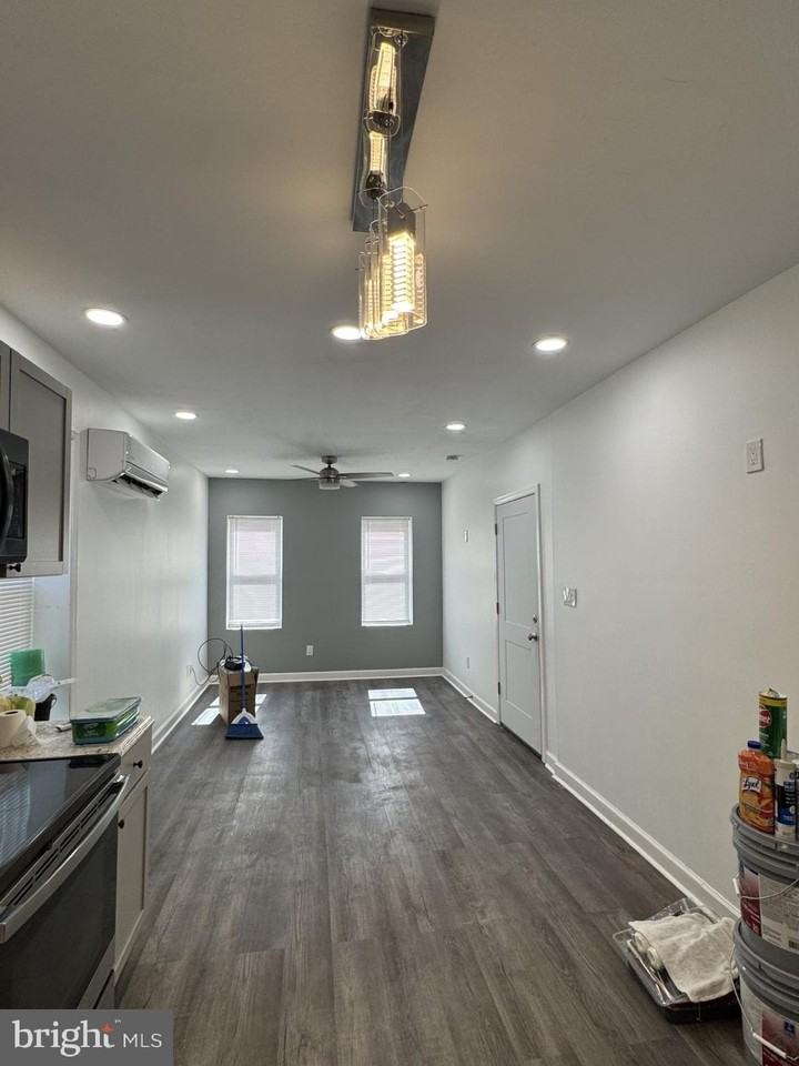 214 W 8th St Unit 1 - Photo 2 of 12