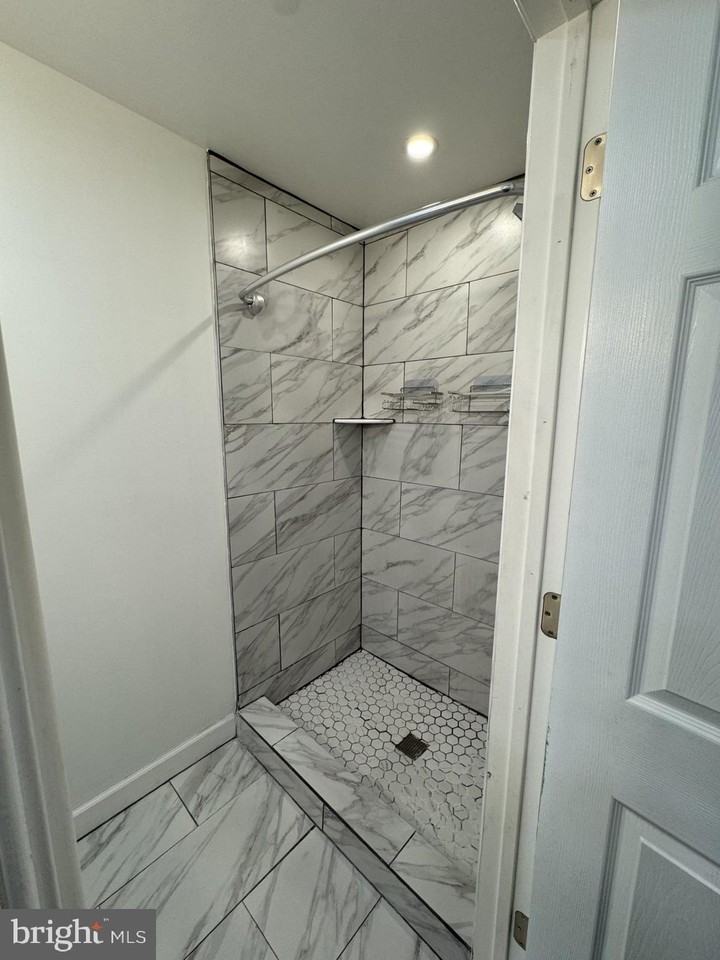 214 W 8th St Unit 1 - Photo 7 of 12