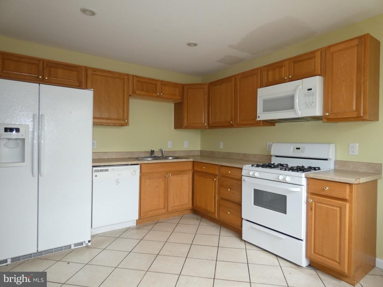 3495 Castle Hill Dr - Photo 3 of 33