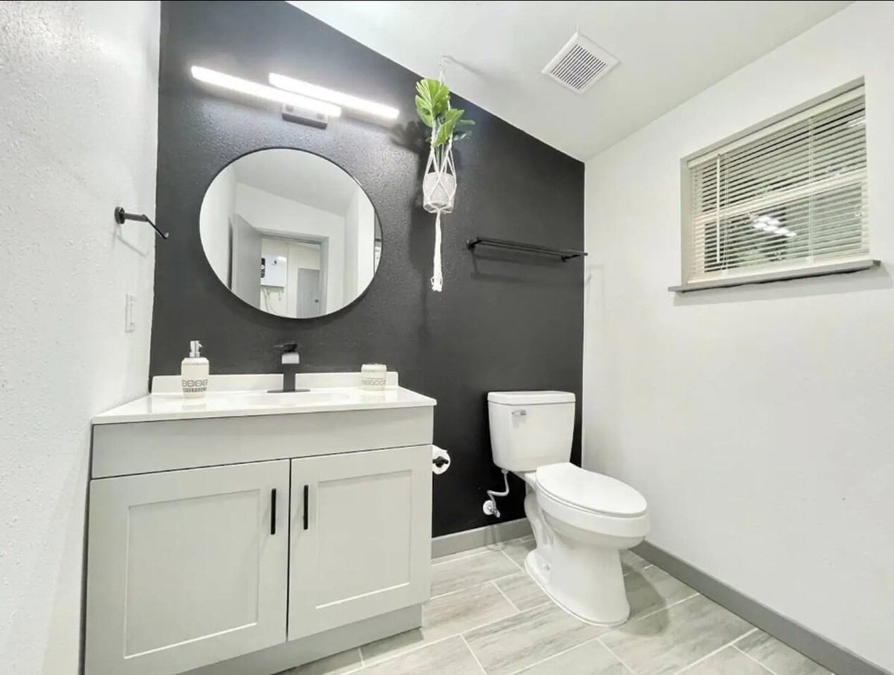 1221 Corbett Ln #1094190P - Photo 7 of 8