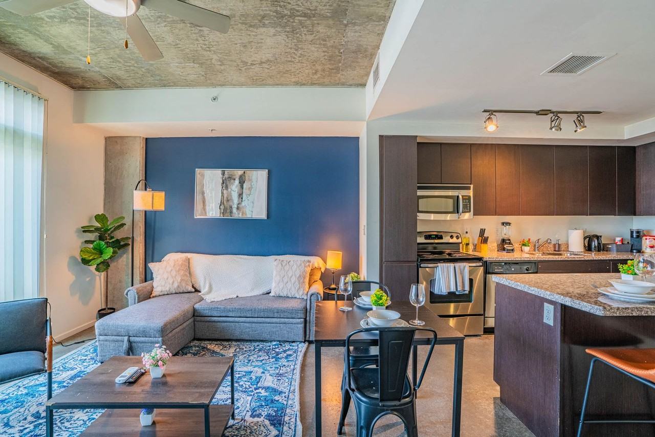 913 N 3rd St #1263035P - Photo 4 of 48