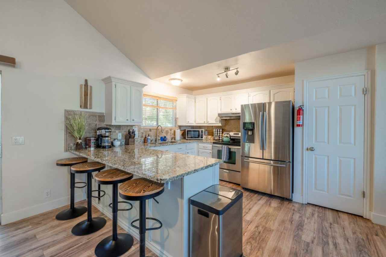 1655 E 9800 S #1295138P - Photo 5 of 37