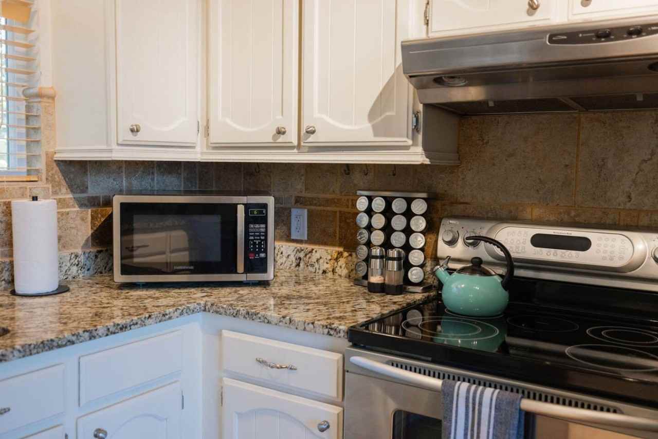 1655 E 9800 S #1295138P - Photo 6 of 37