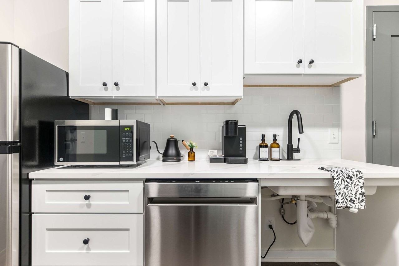 781 Spring St #1356283P - Photo 6 of 13