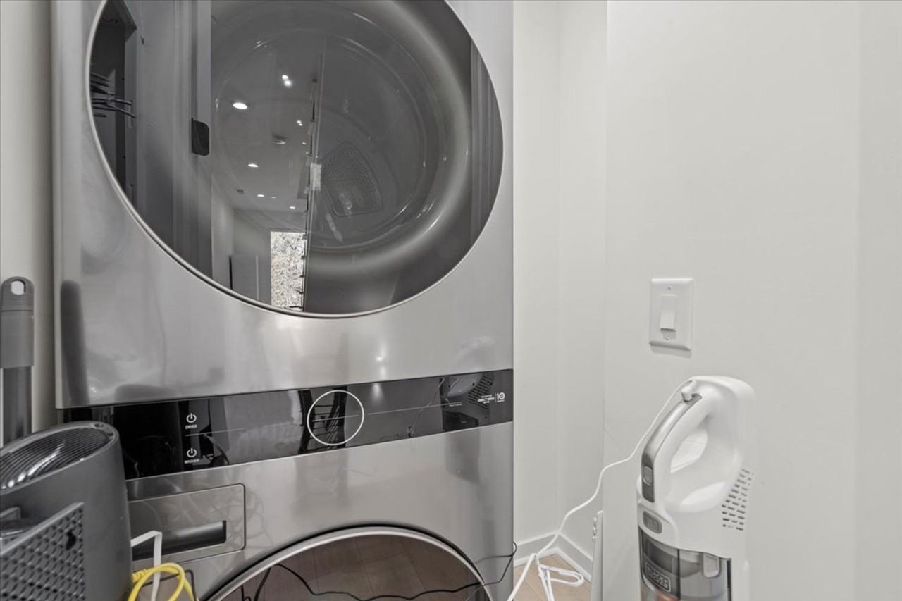 1111 Dade St #1366791P - Photo 6 of 34