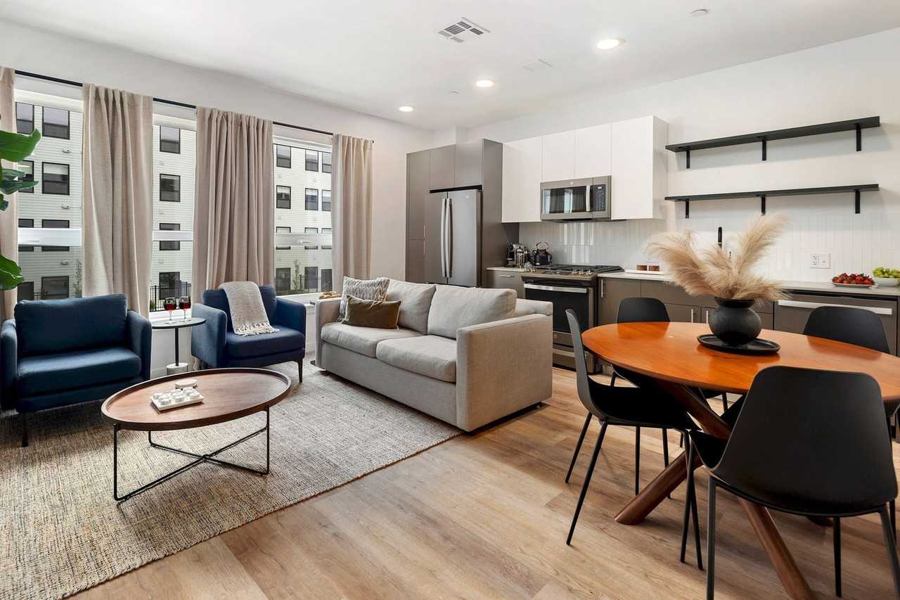 202 Mill Rd #1382513P - Photo 5 of 34