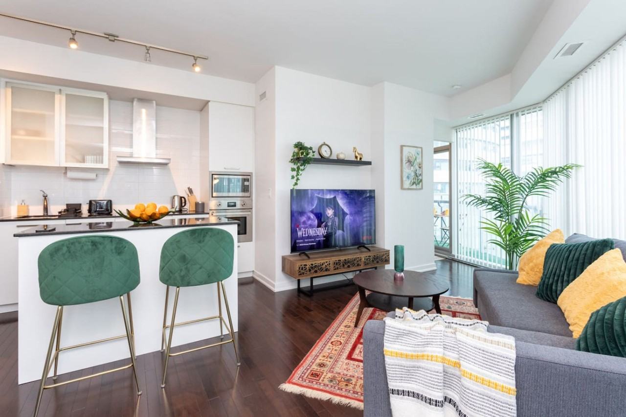 12 York St #1403786P - Photo 2 of 24