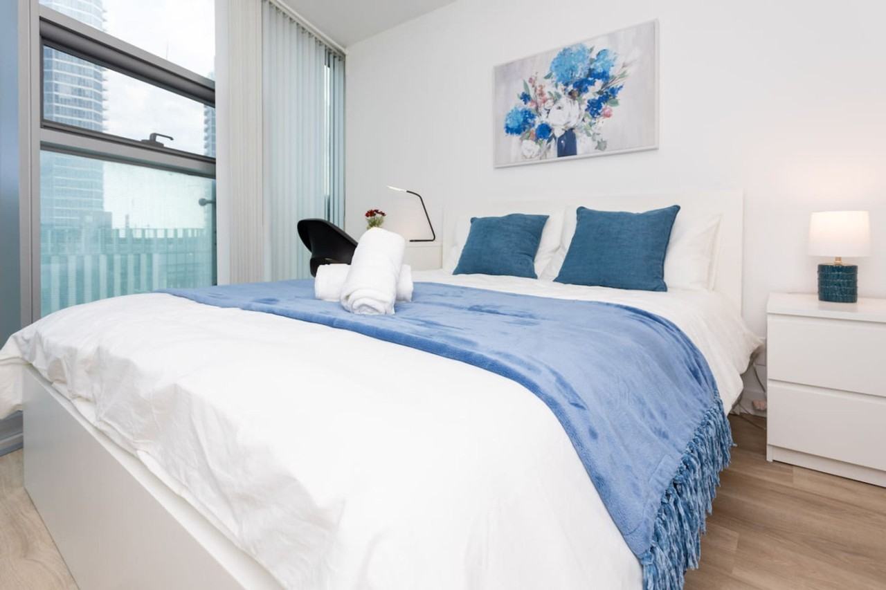 12 York St #1403786P - Photo 3 of 24