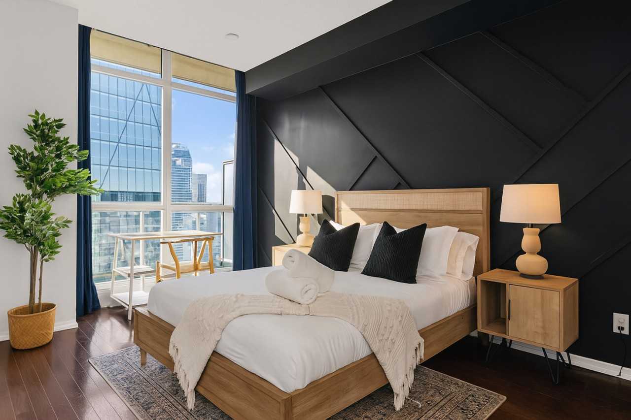 18 Yonge St #1403751P - Photo 5 of 27