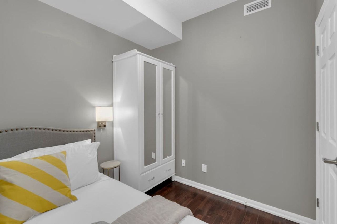 215 Fort York Blvd #1403768P - Photo 6 of 21