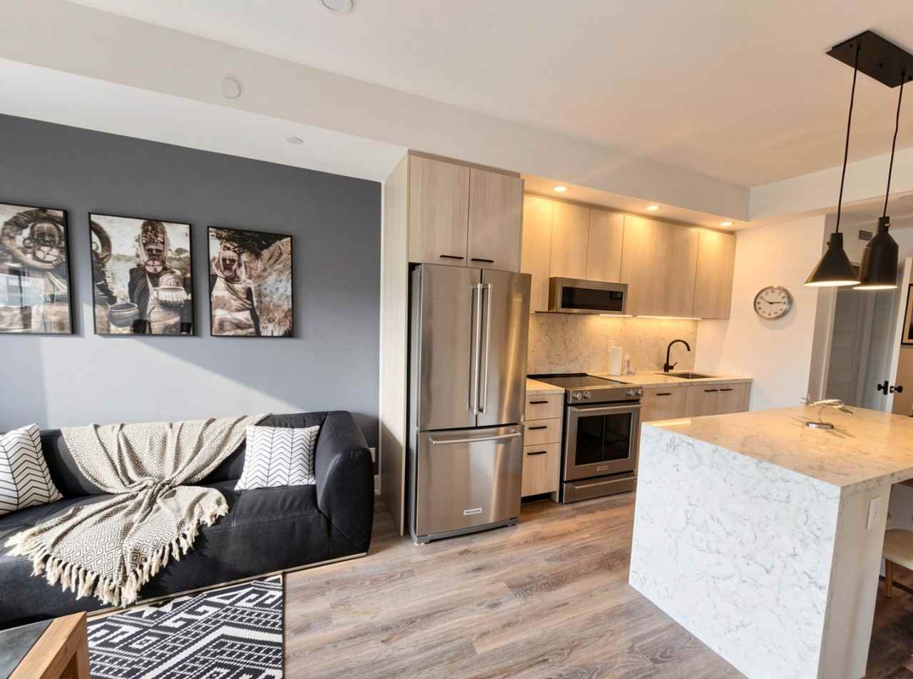 30 Mutual St #1261980P - Photo 2 of 11