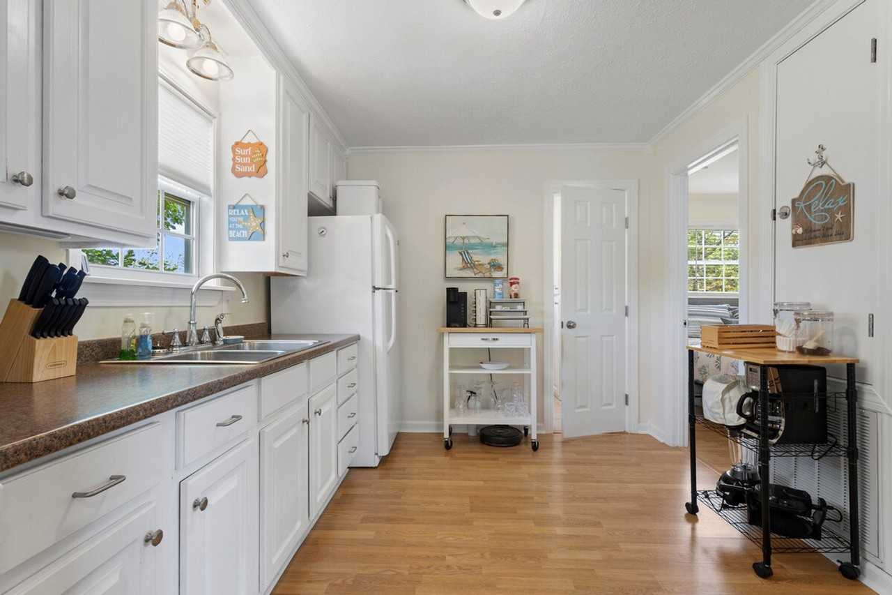 312 Water St #1473611P - Photo 5 of 34