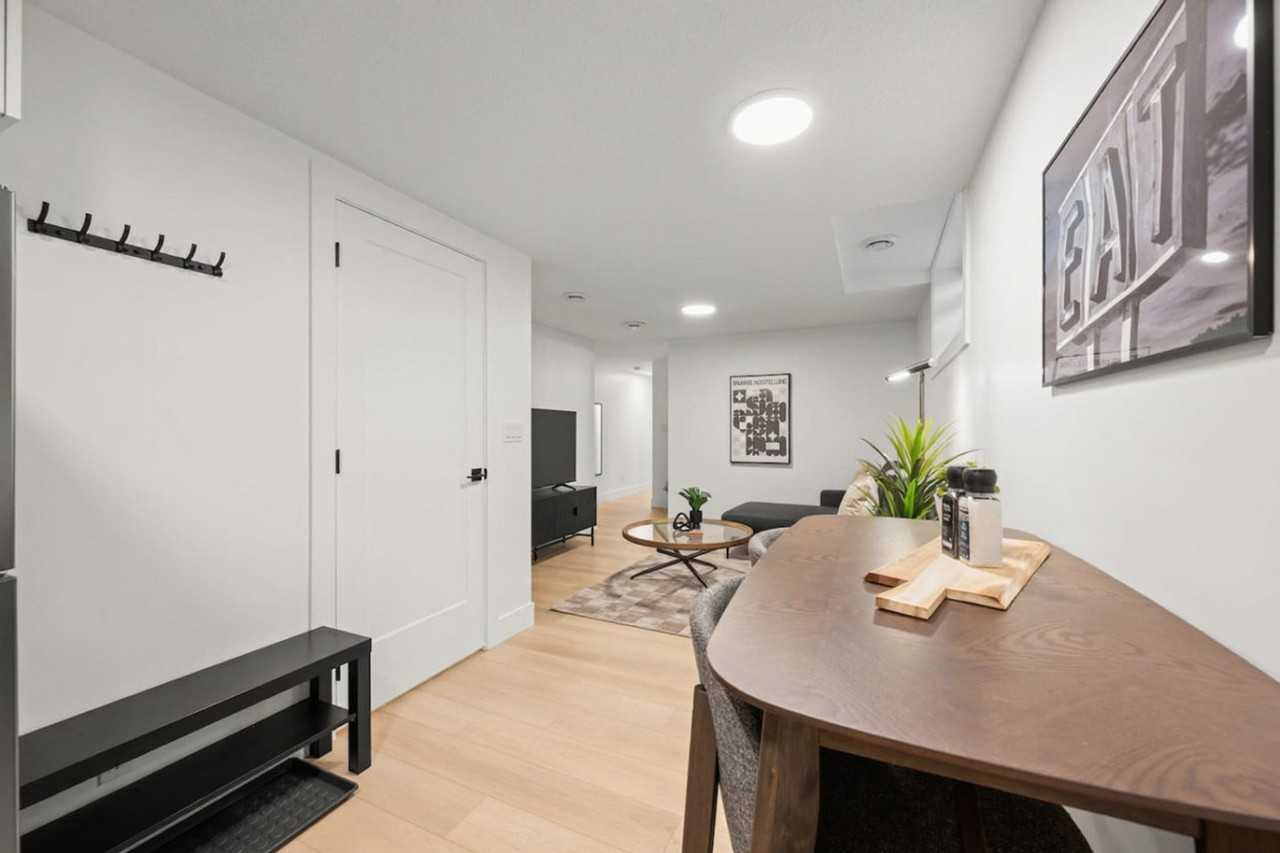 11232 127 Street - Photo 3 of 50