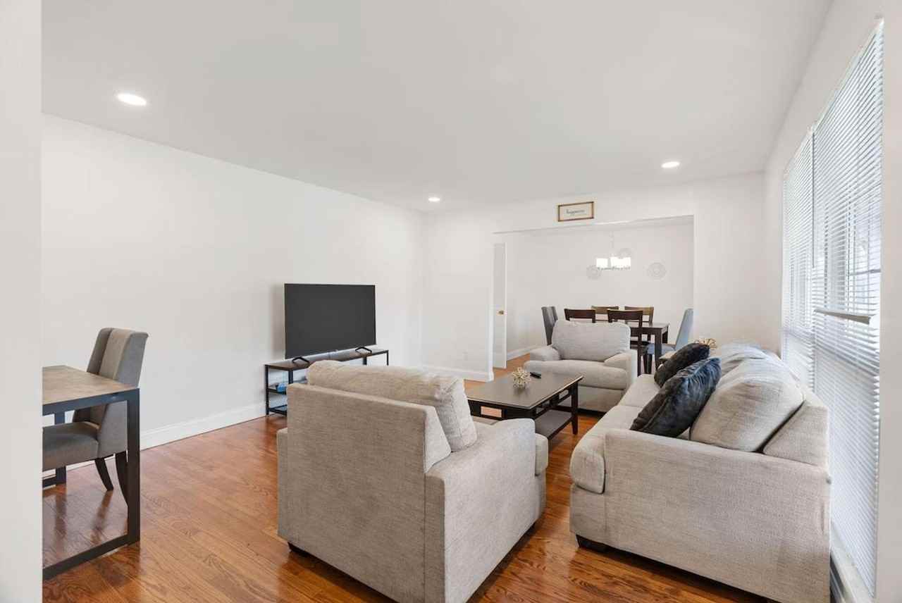 5382 Kings Park Dr #1472891P - Photo 2 of 46