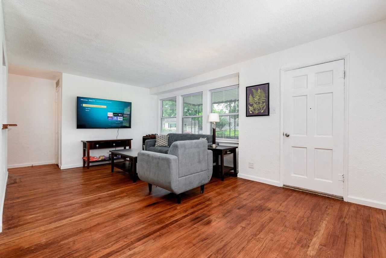 9501 Upland Dr #1472871P - Photo 3 of 24