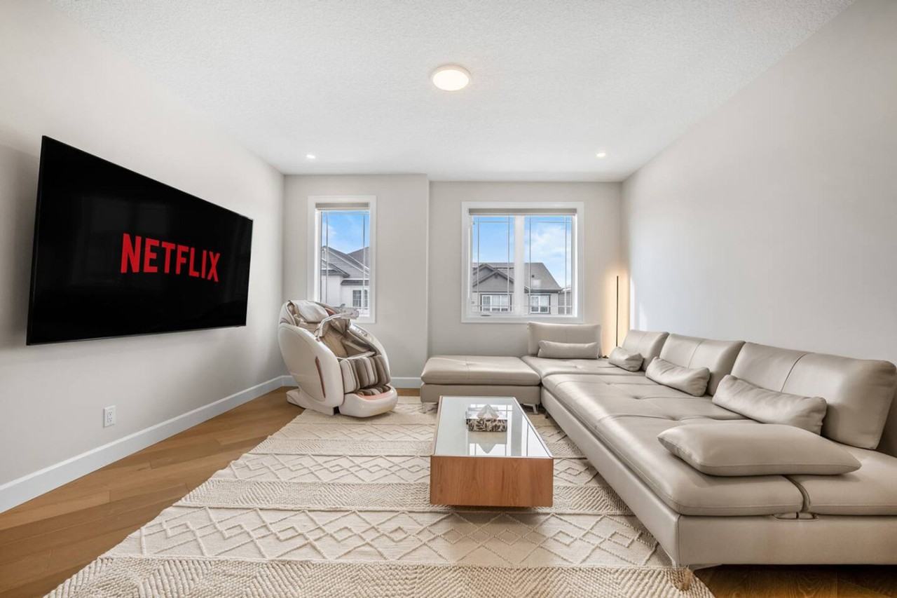 187 Carringford View Nw #1495914P - Photo 4 of 50