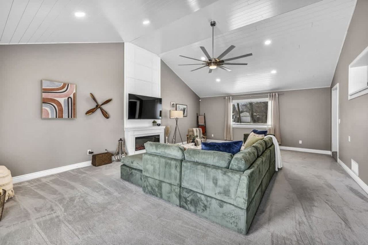 1036 Union Ave #1496086P - Photo 7 of 50