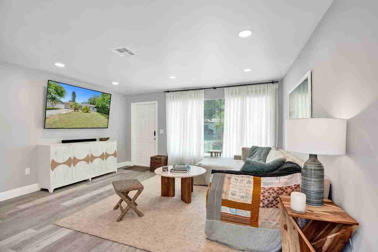 1587 Ne 30th St #1503921P - Photo 5 of 50