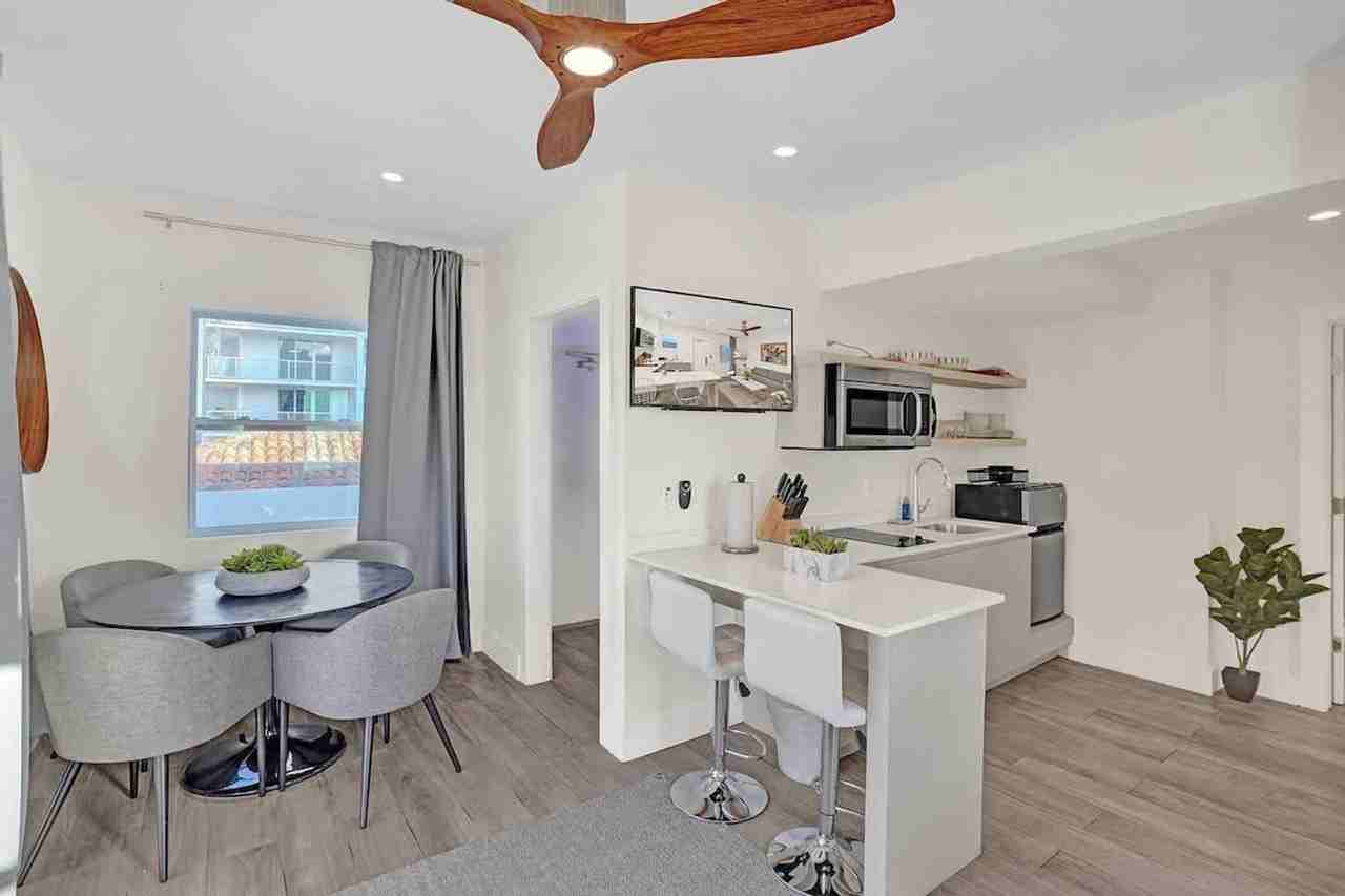 3020 Seville Street - Photo 5 of 50