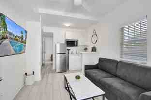 901 N Federal Hwy - Photo 1 of 1