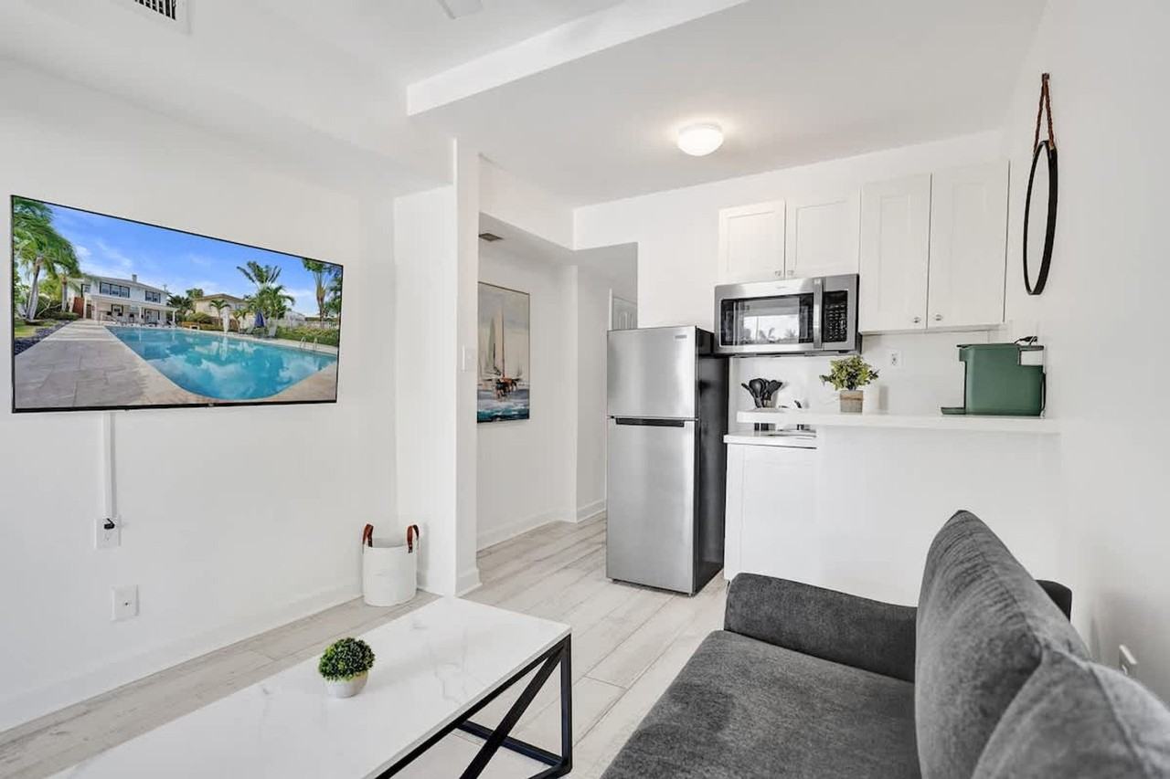 901 N Federal Hwy #1504087P - Photo 3 of 49