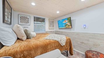 featured image of 33 Santana Dr