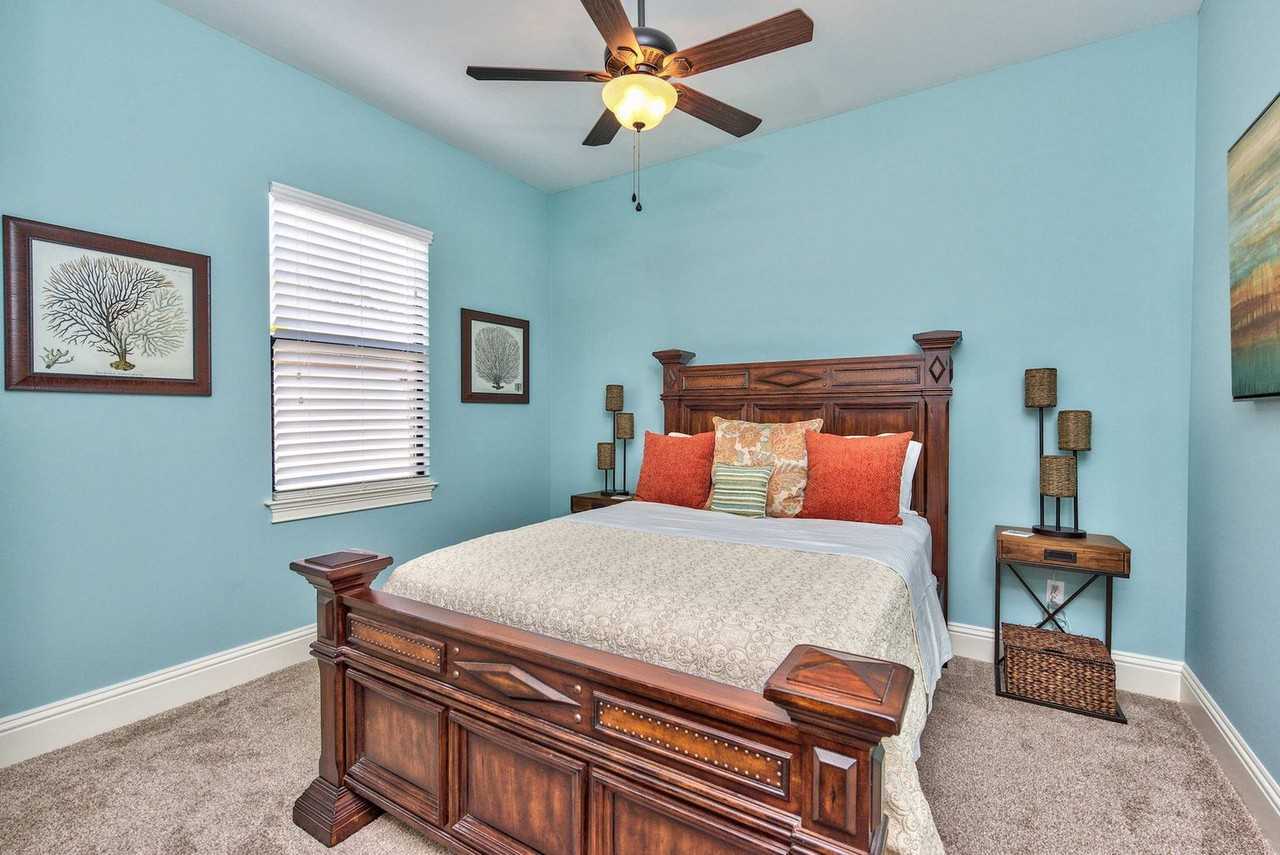 715 102nd Ave N #1504167P - Photo 6 of 25