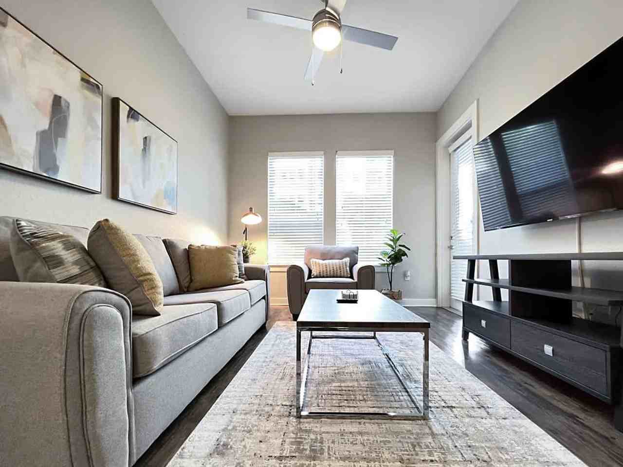 124 S Morgan St #1504564P - Photo 5 of 38