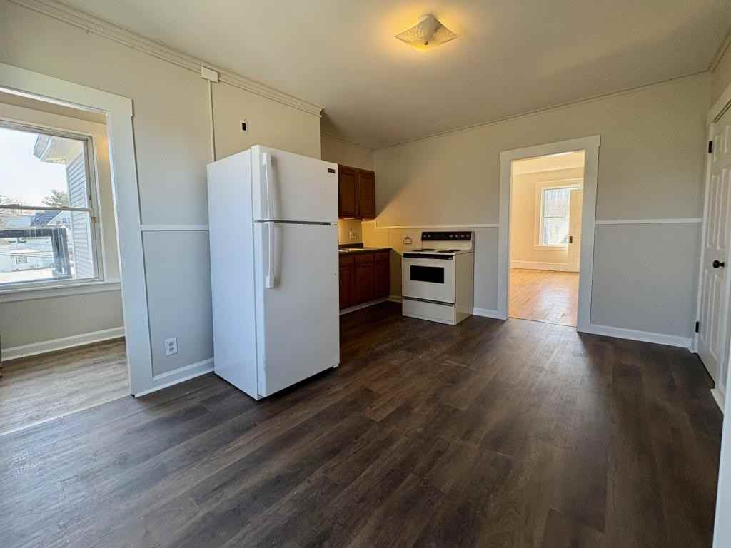 73 College St - Photo 2 of 11