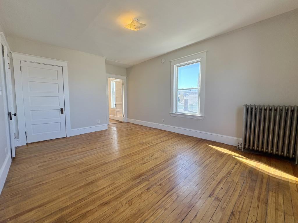 73 College St - Photo 7 of 11