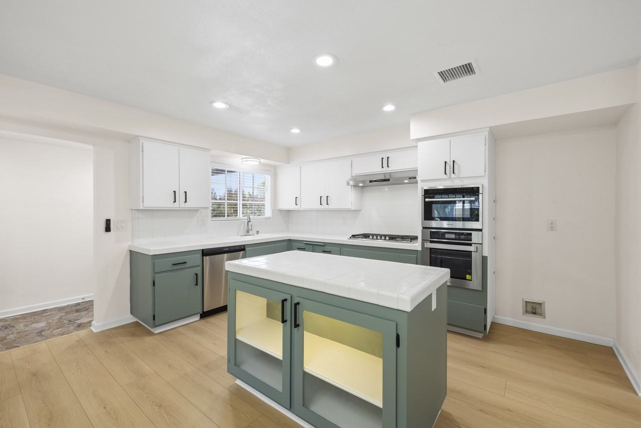 16310 Napa Street - Photo 5 of 57