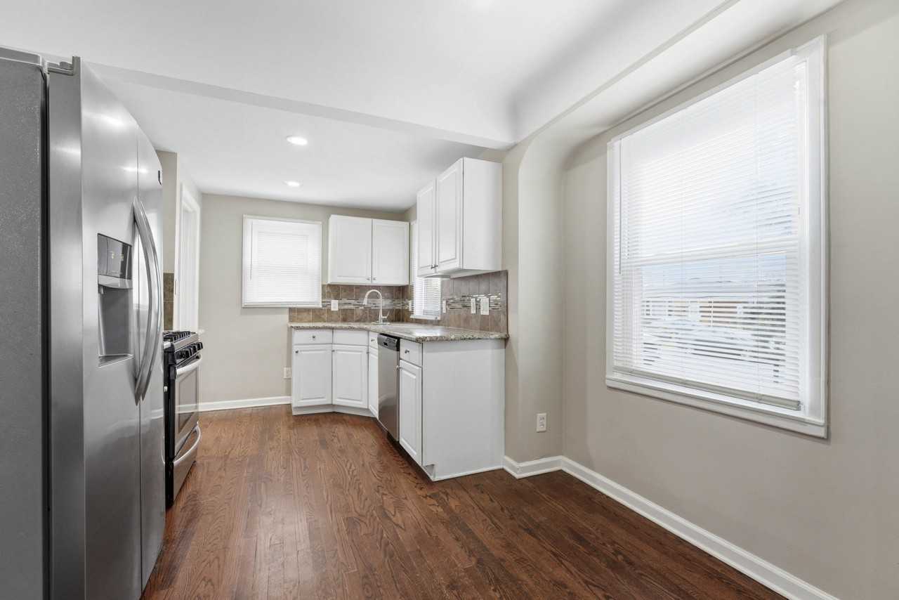 4669 17th St - Photo 2 of 11