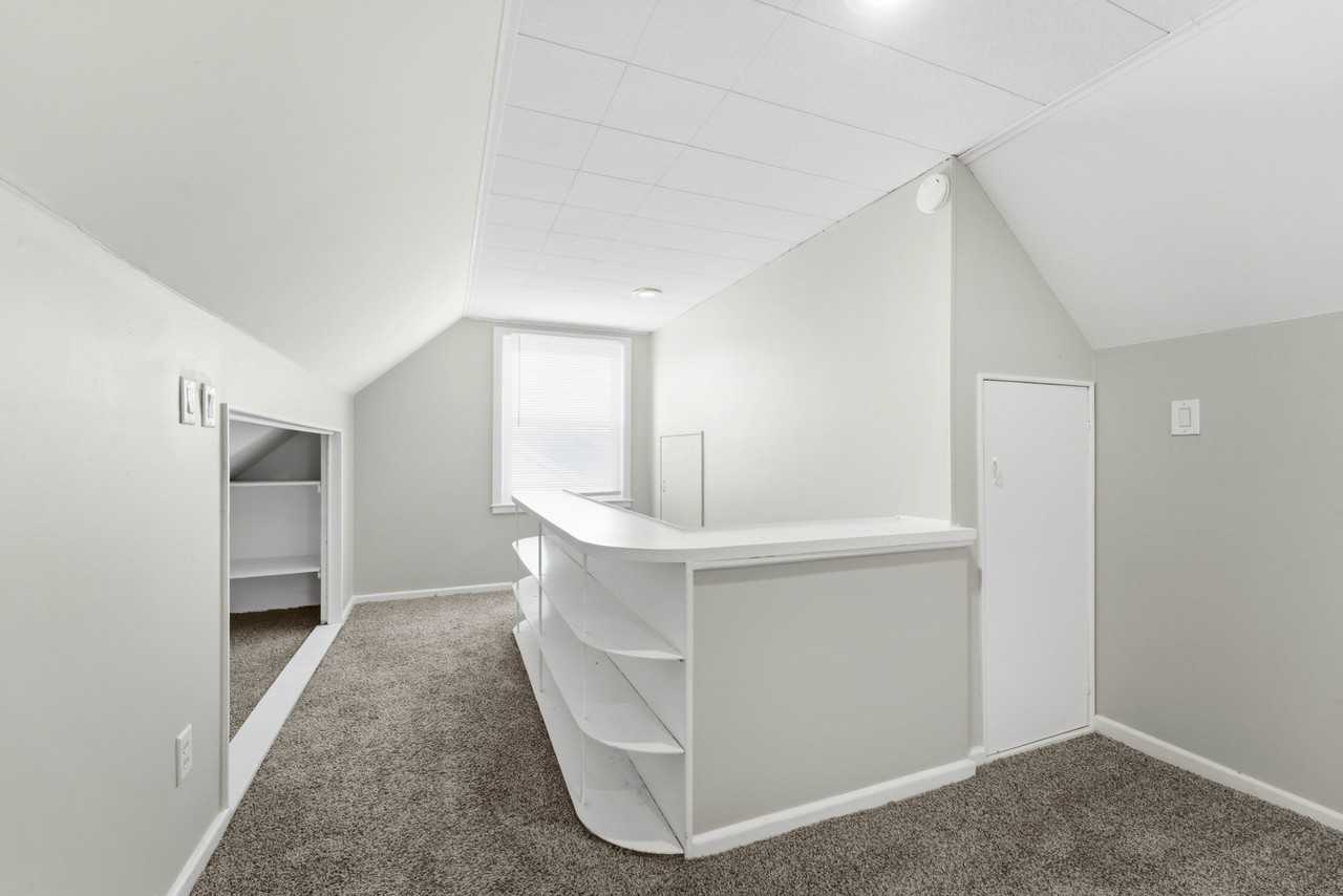 4669 17th St - Photo 5 of 11