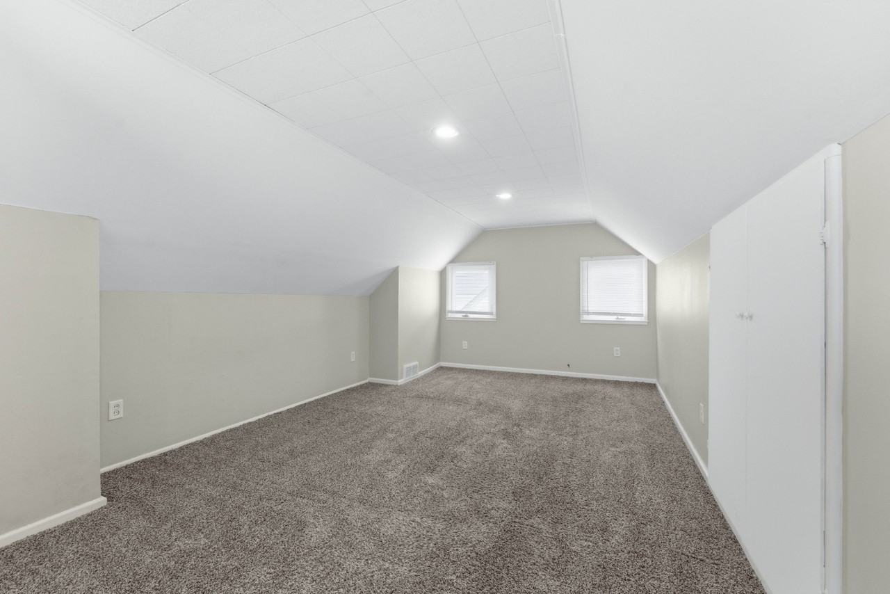 4669 17th St - Photo 6 of 11