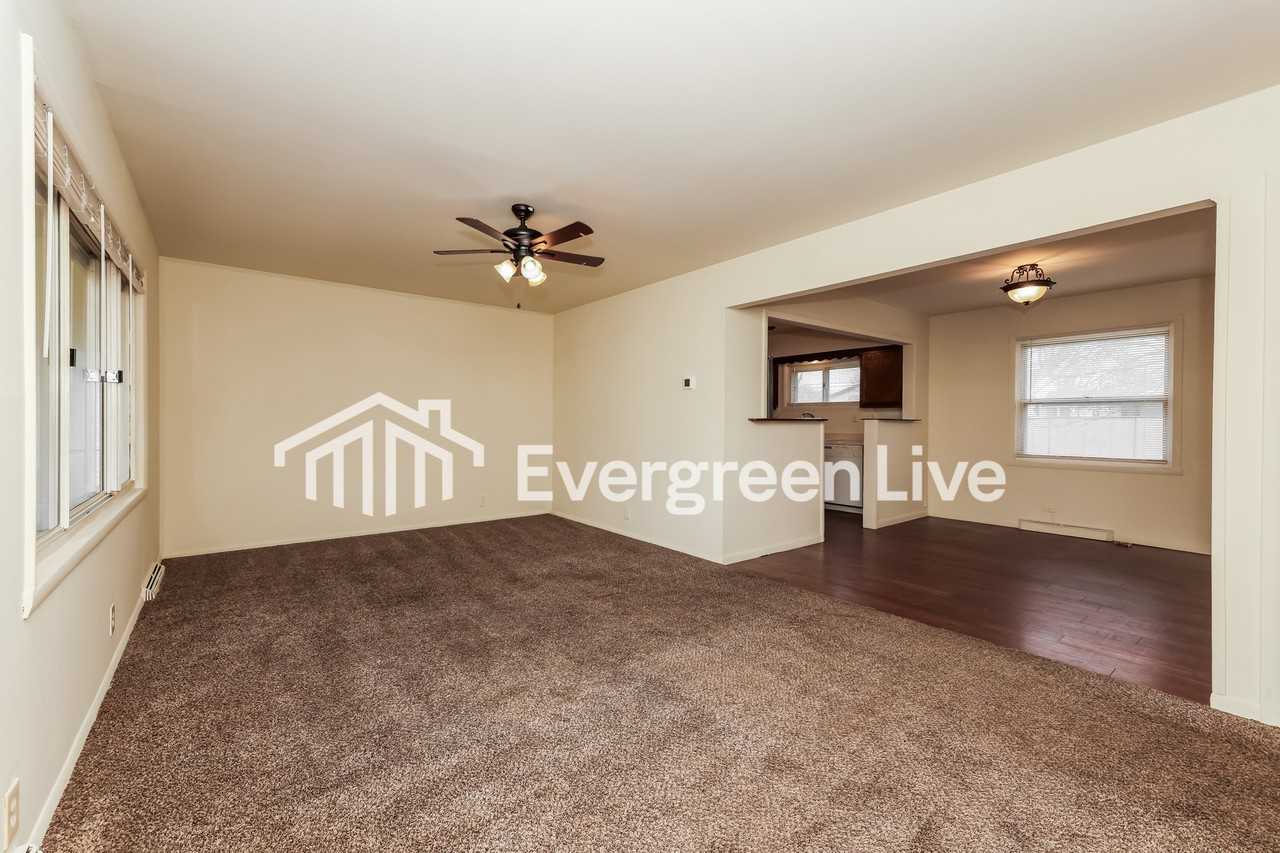 228 Waneta Ave - Photo 3 of 15