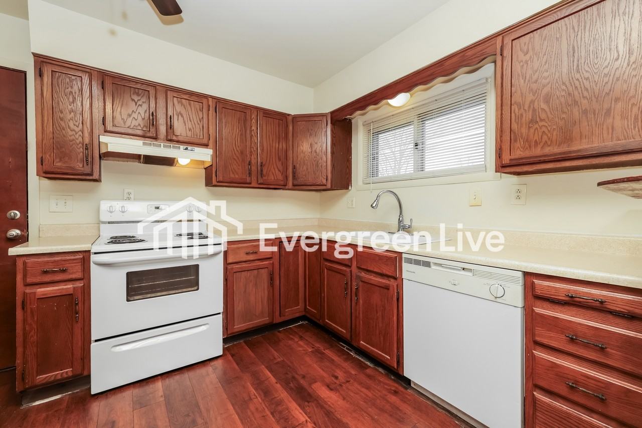 228 Waneta Ave - Photo 7 of 15