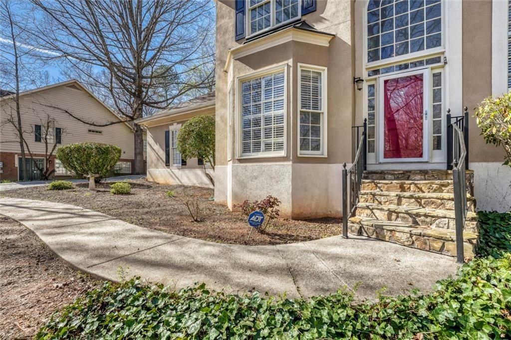 1111 Lake Washington Dr - Photo 3 of 33