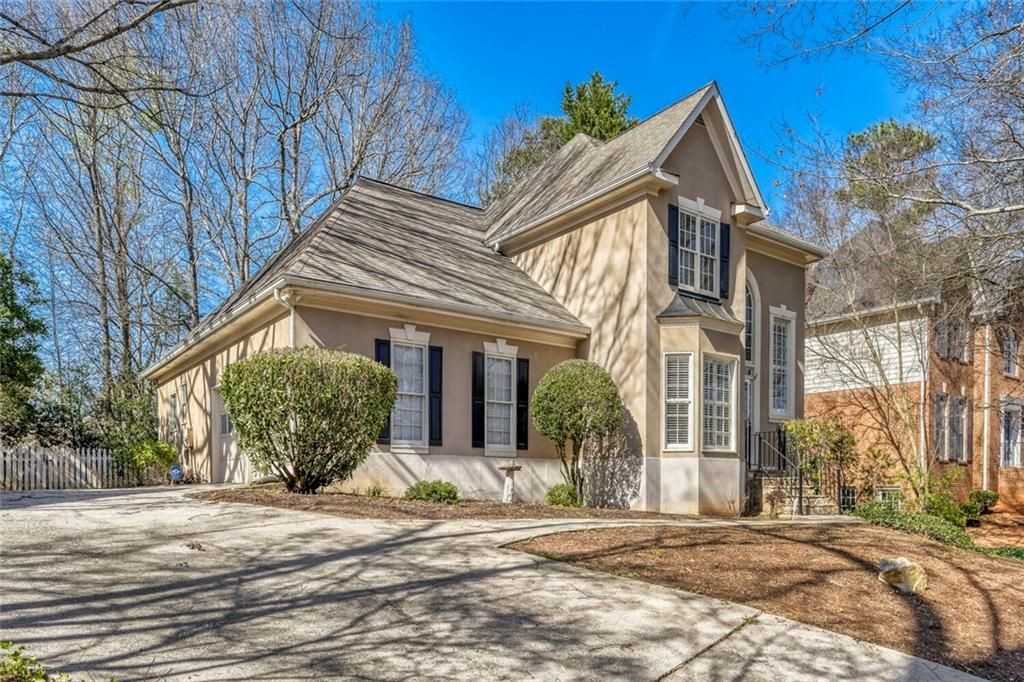 1111 Lake Washington Dr - Photo 4 of 33