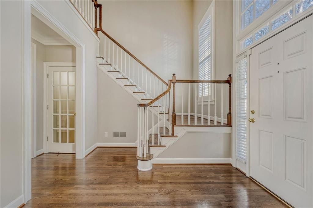 1111 Lake Washington Dr - Photo 5 of 33