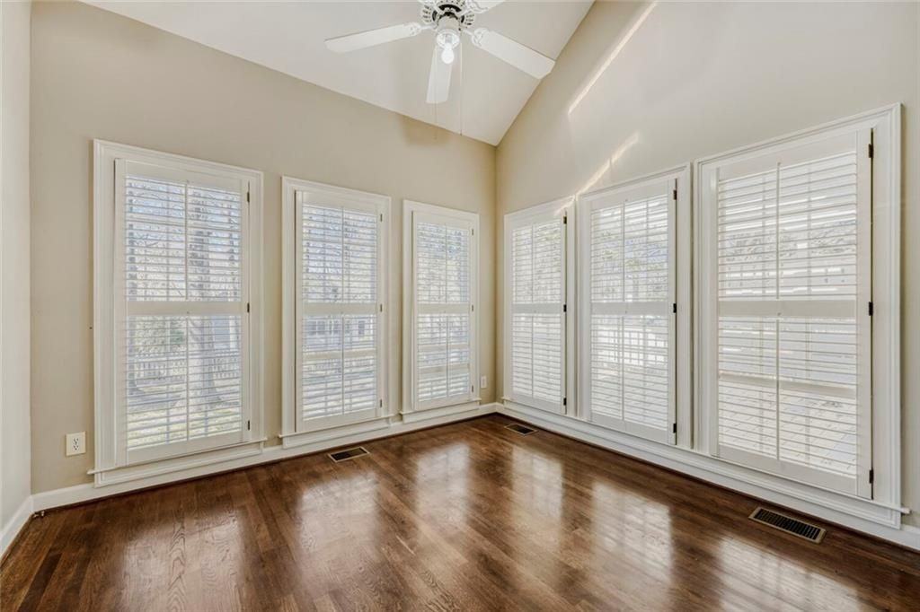 1111 Lake Washington Dr - Photo 6 of 33