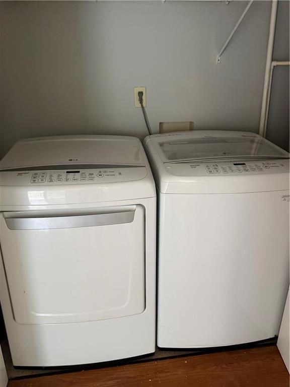 3175 Seven Pines Ct ##6 - Photo 3 of 10