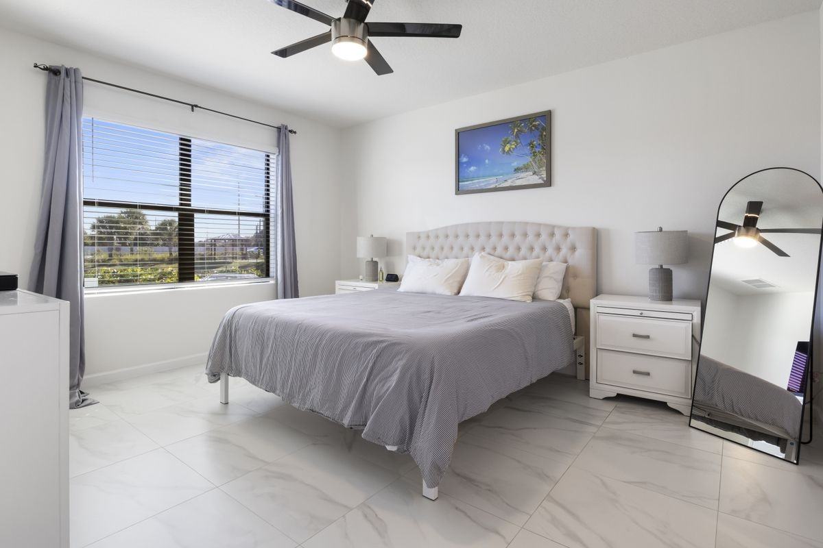 4416 Vermillion Dunes Ln - Photo 3 of 10