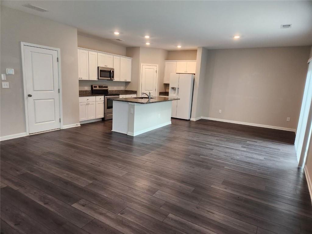 25 Blue River Ct - Photo 3 of 15