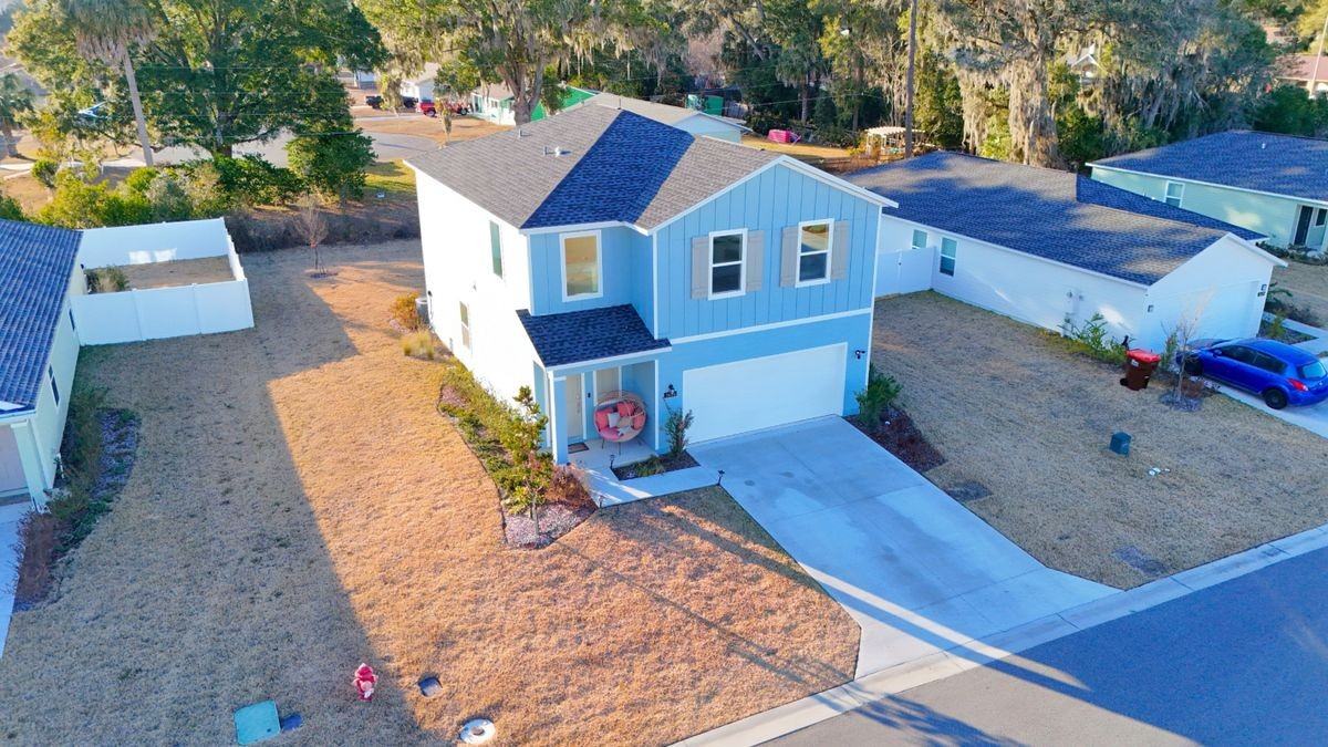 3656 Ne 30th Ter - Photo 2 of 10