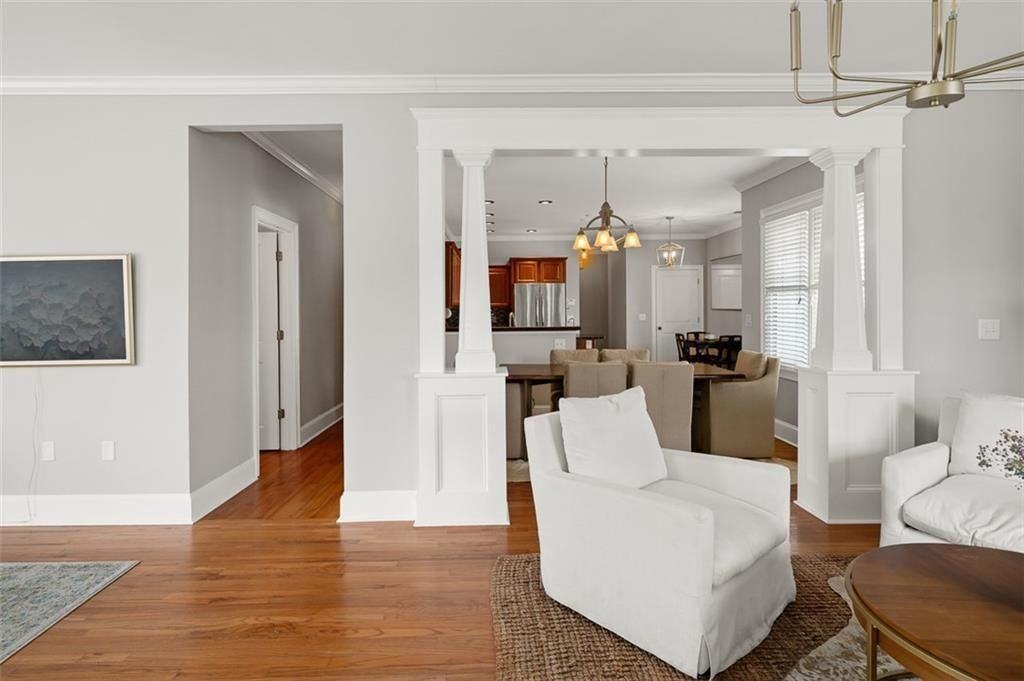 372 Clifford Ave Ne - Photo 4 of 28